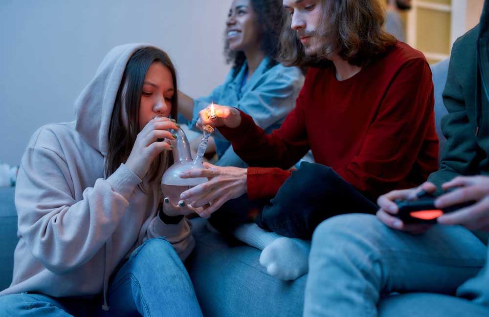 Fun-Things-To-Do-While-High-With-Weed